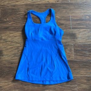 EUC size 6 Lululemon workout tank with built in bra
